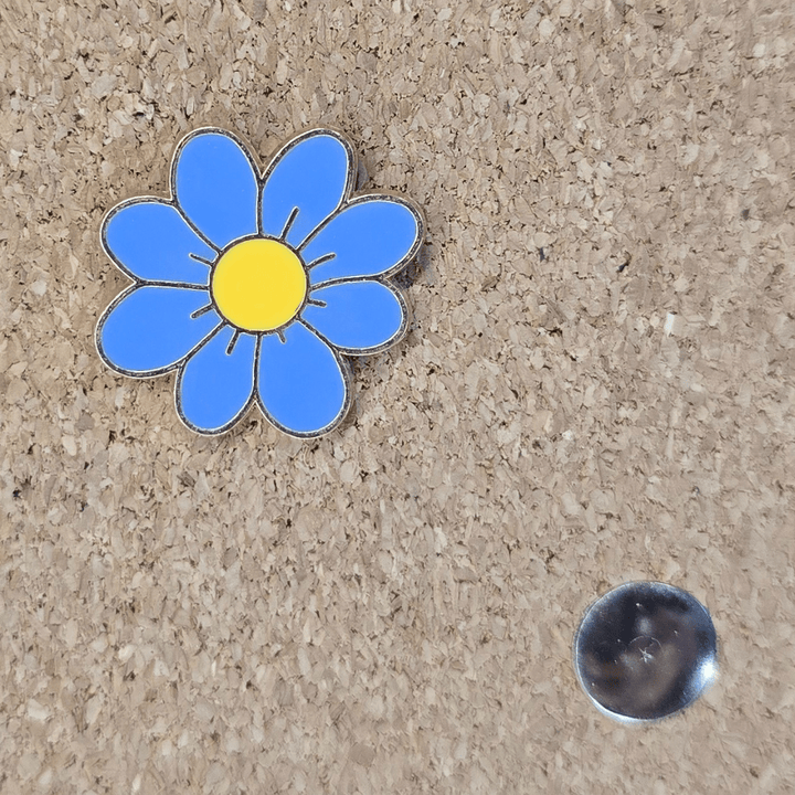 Blue Daisy Pin - Glitz & Gleam - Brooches - Coastal Charm Creators